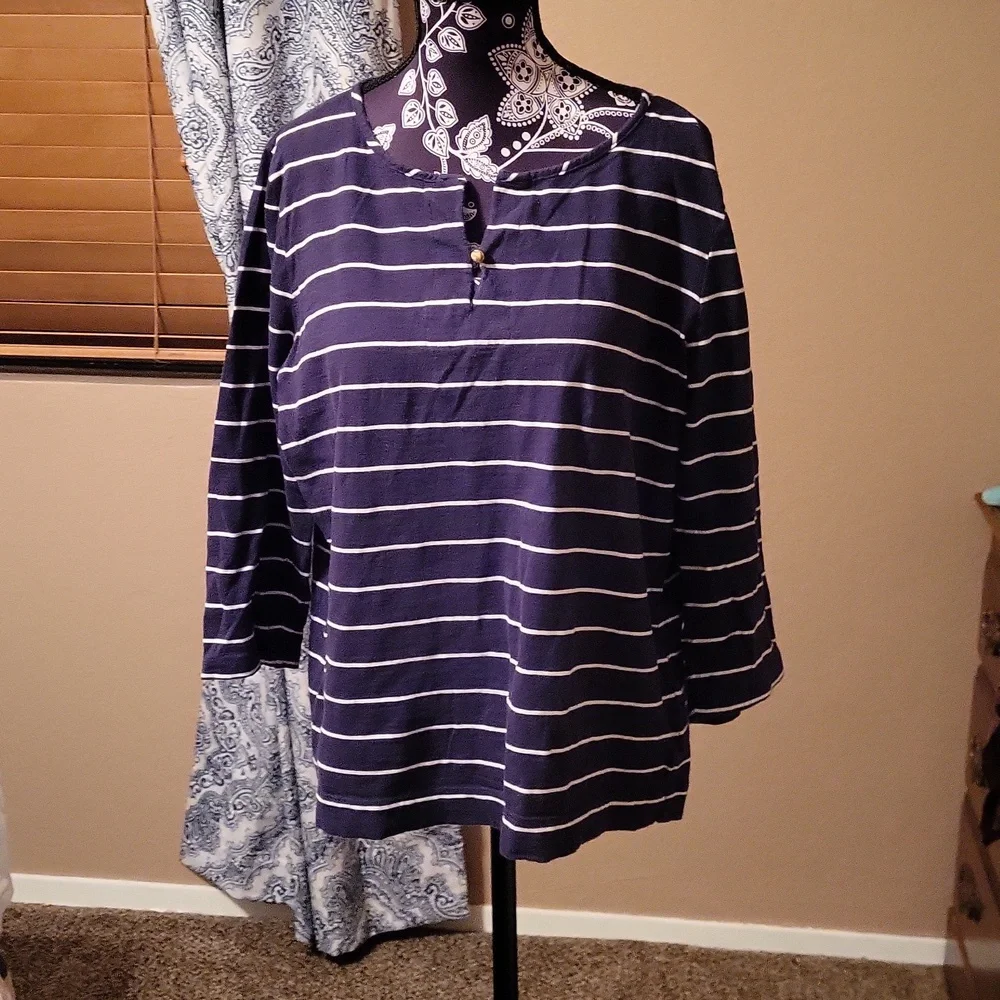 EUC Blue/White Striped Top. Button V-neck. 3/4 sleeves. Size XL - Picture 1 of 8